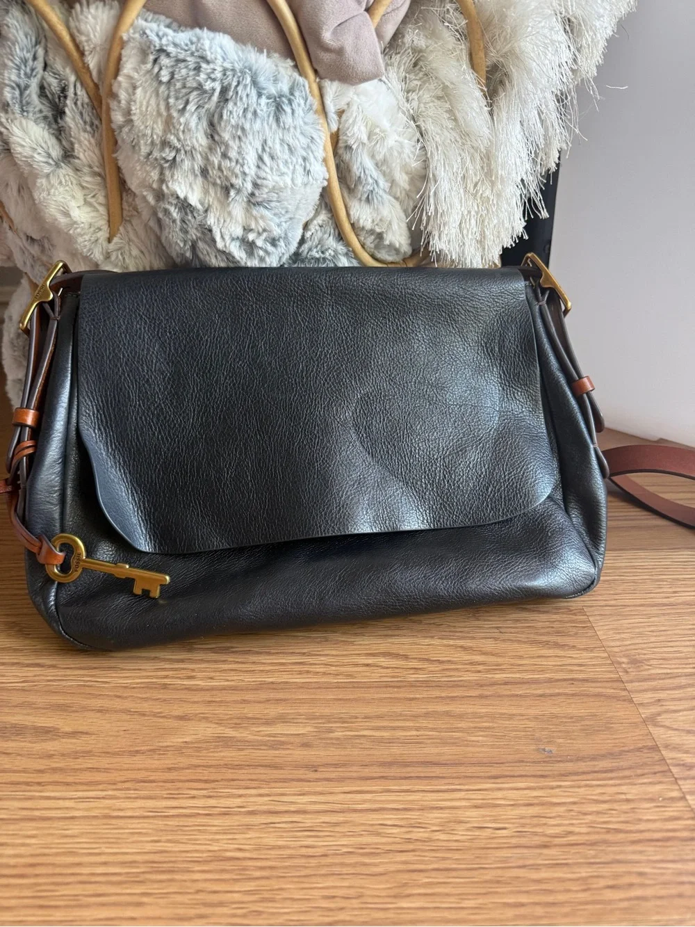 Fossil Black Soft Leather Crossbody Bag Gold Key Charm